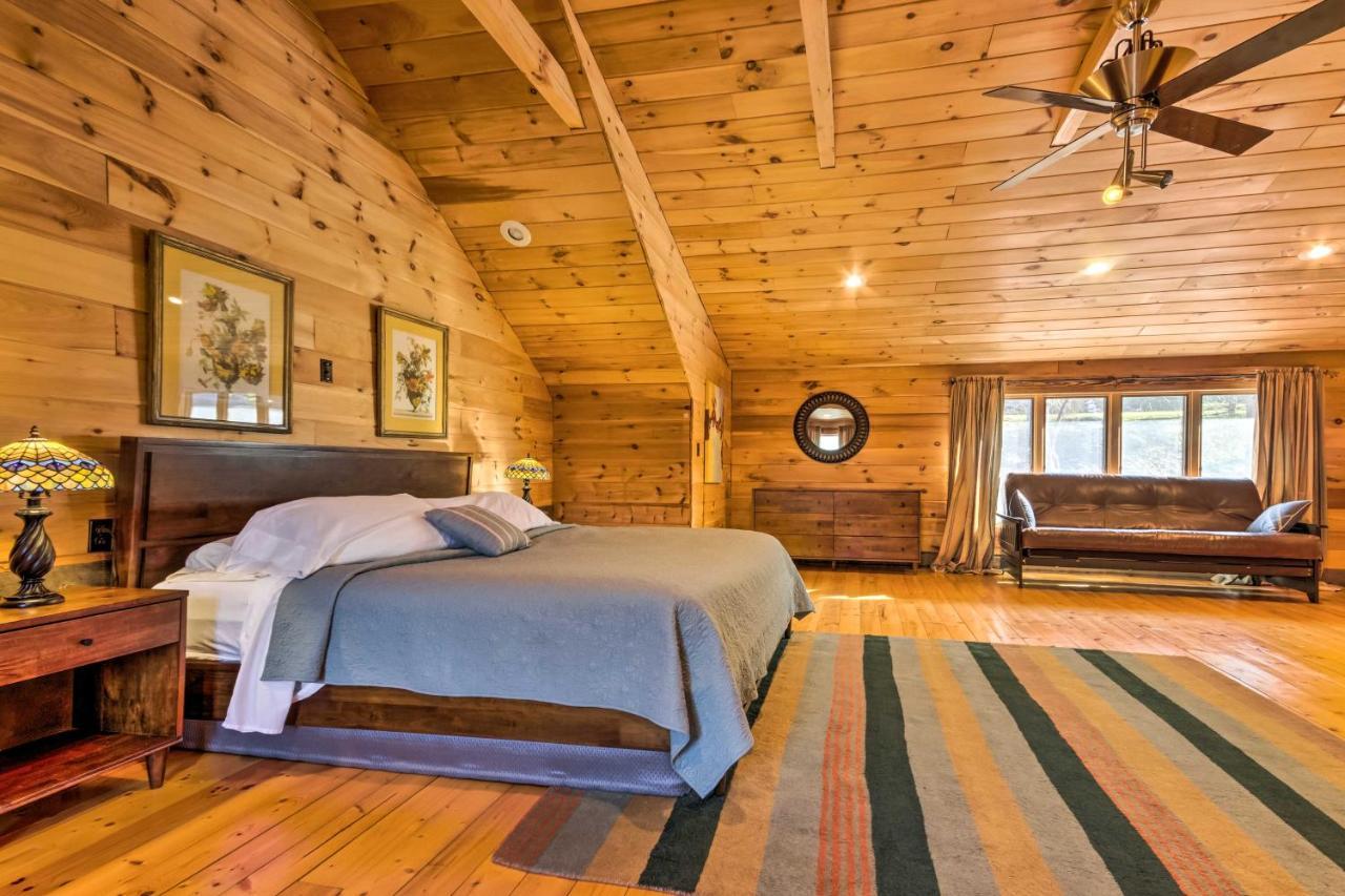 The Cabin At Marys Place With Deck And Mtn Views! Villa Maggie Valley Esterno foto