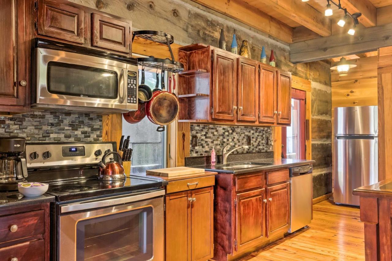 The Cabin At Marys Place With Deck And Mtn Views! Villa Maggie Valley Esterno foto