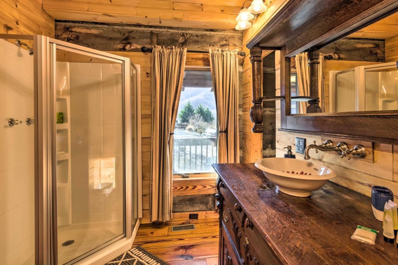 The Cabin At Marys Place With Deck And Mtn Views! Villa Maggie Valley Esterno foto