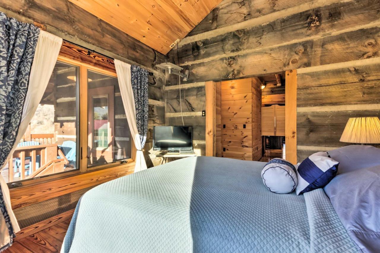 The Cabin At Marys Place With Deck And Mtn Views! Villa Maggie Valley Esterno foto
