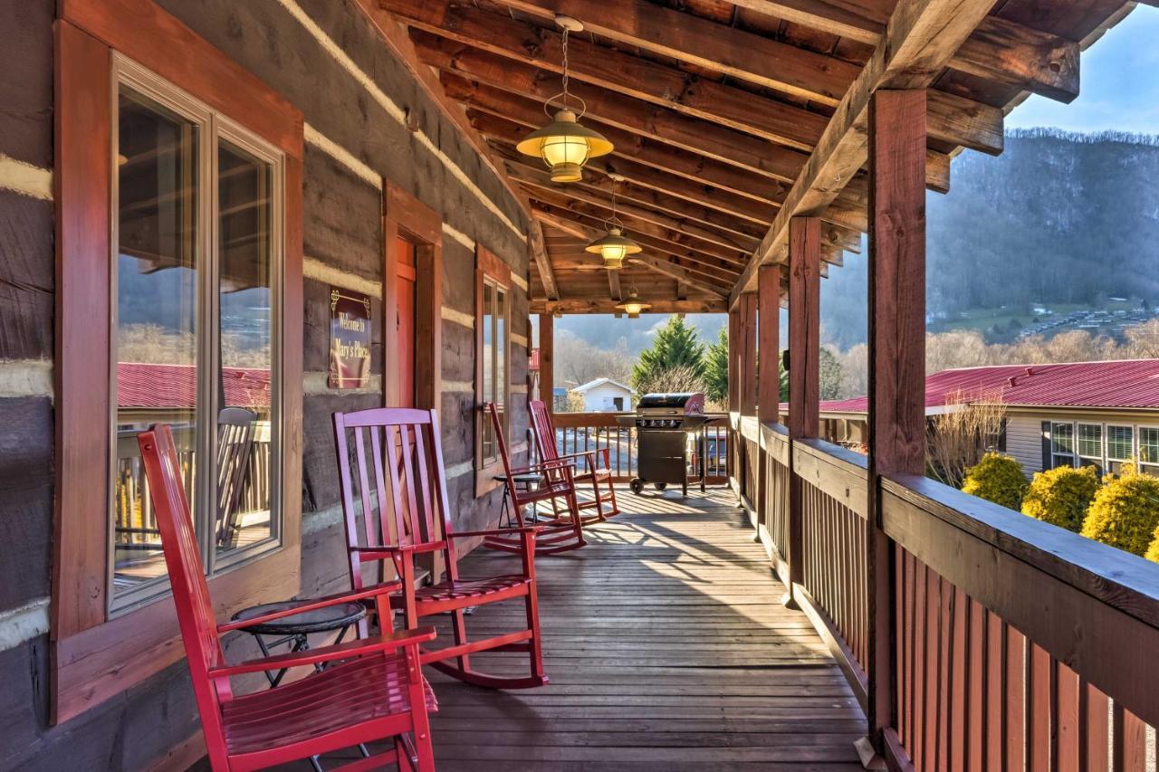 The Cabin At Marys Place With Deck And Mtn Views! Villa Maggie Valley Esterno foto