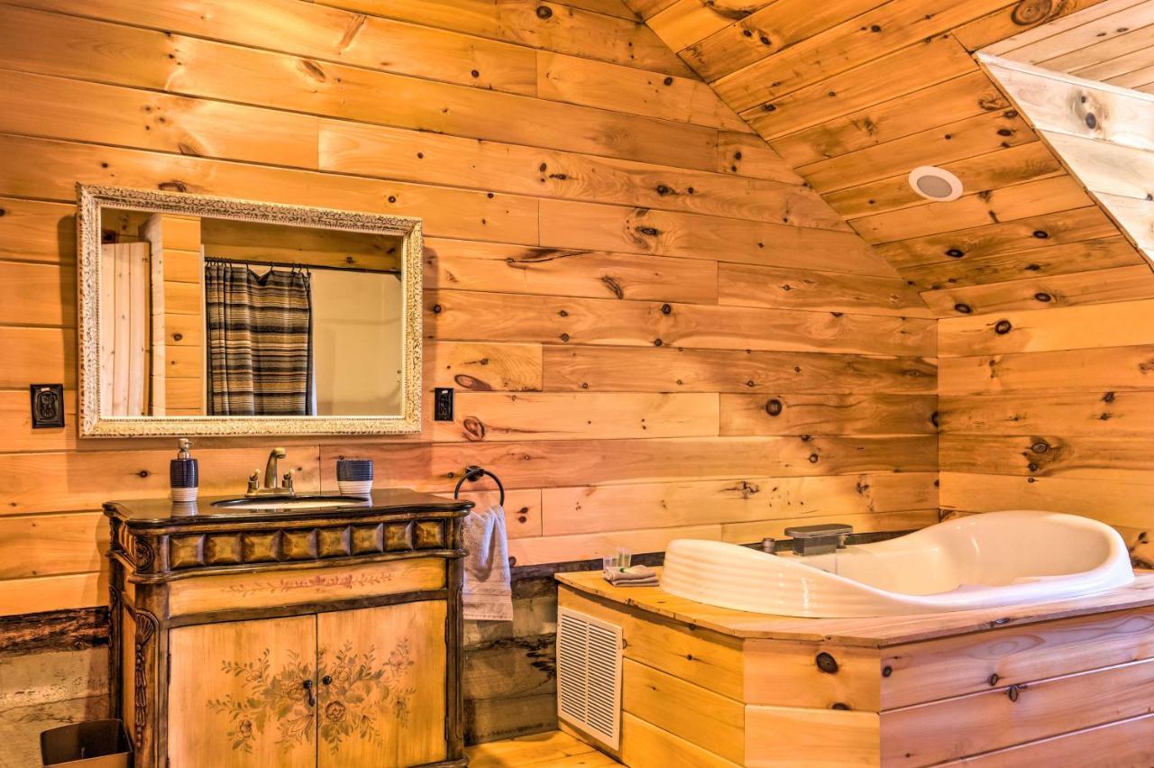 The Cabin At Marys Place With Deck And Mtn Views! Villa Maggie Valley Esterno foto